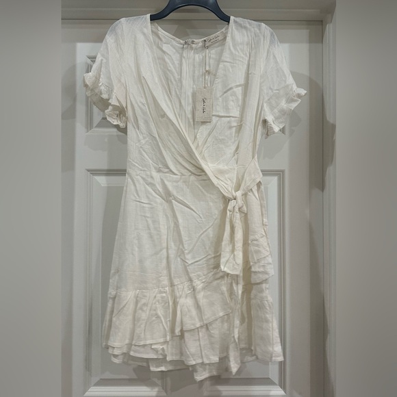 SOPHIE & HAILEE Ruffle Swing Wrap Dress.  Gently Loved, Size L. - Picture 1 of 3